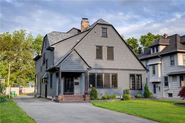 Exterior, Facade, Farmhouse
