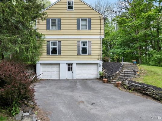 Attached, Exterior, Facade, Raised Ranch
