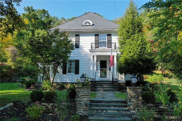 Exterior, Facade, Georgian