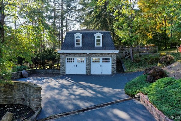 Attached, Exterior, Facade, Cape Cod