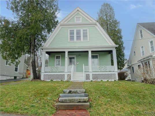 Backyard, Exterior, Facade, Queen Anne Victorian