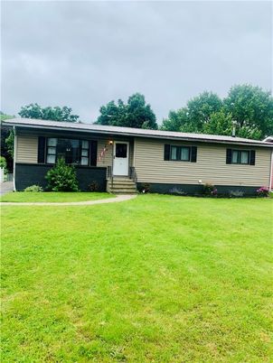 Backyard, Exterior, Facade, Ranch