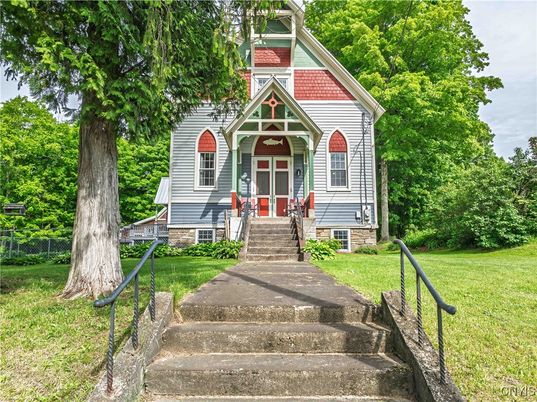 Backyard, Exterior, Facade, Queen Anne Victorian