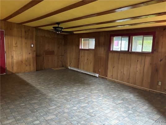 Empty room, Interior, Wooden Beams, Wooden Walls