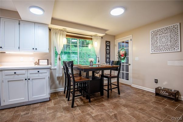 Dining room, Interior, Recessed Lighting