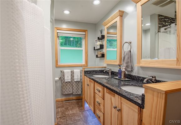 Bathroom, Dual Sink Vanities, Interior, Recessed Lighting