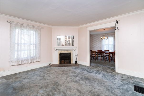 Chandelier, Dining room, Fireplace, Interior, Pendant Lights