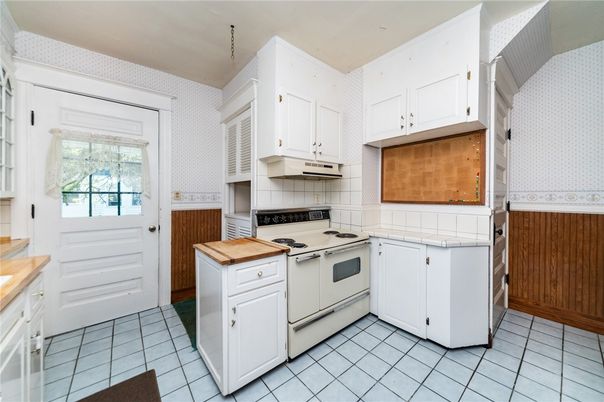 Interior, Kitchen, Tile Countertops