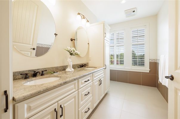 Bathroom, Dual Sink Vanities, Interior