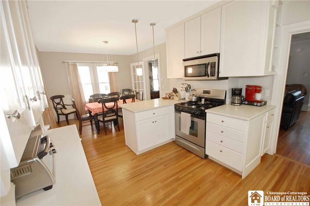 Dining room, Interior, Kitchen, Pendant Lights, Wood Texture Flooring