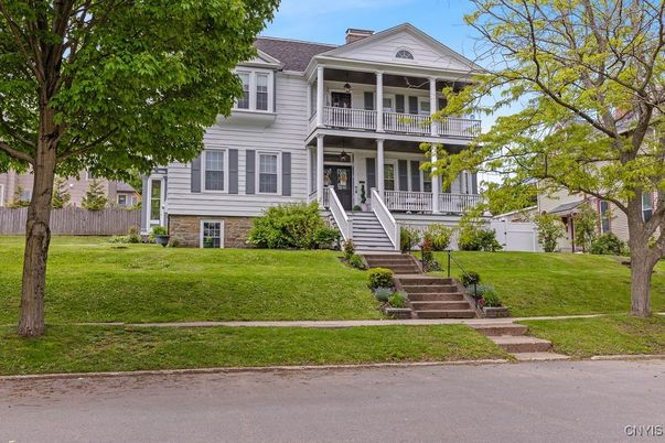 Exterior, Facade, Queen Anne Victorian