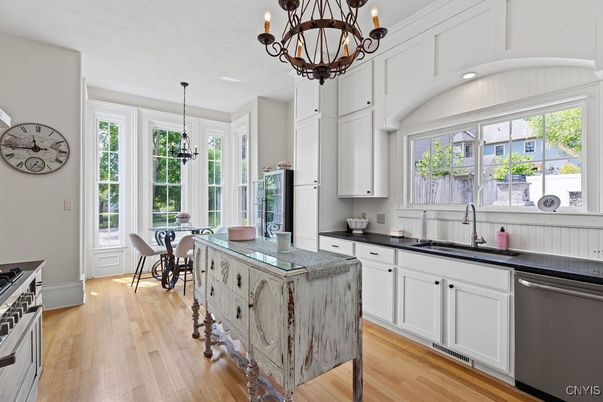 Chandelier, Dining room, Interior, Kitchen, Pendant Lights, Recessed Lighting, Wood Texture Flooring