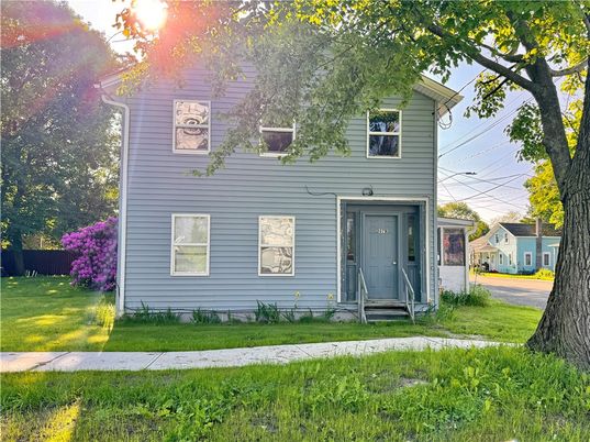 Backyard, Exterior, Facade, American Foursquare