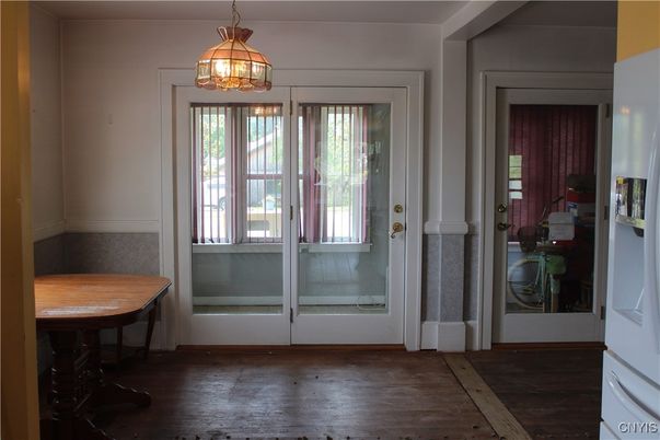 Interior, Pendant Lights, Wood Texture Flooring