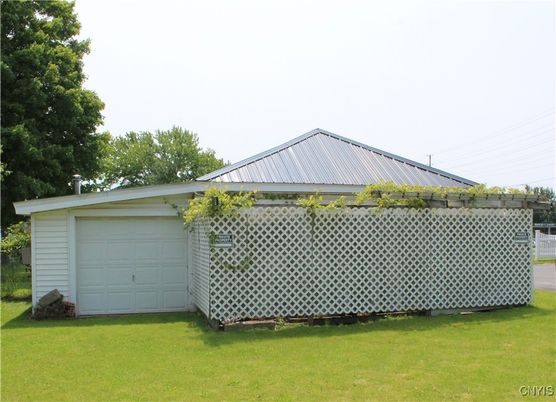Detached Garage, Exterior