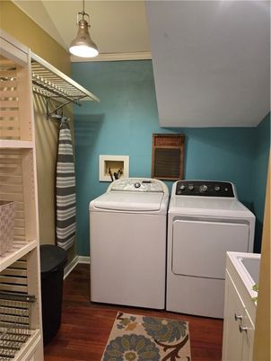Interior, Utility Closets, Washer, Wood Texture Flooring