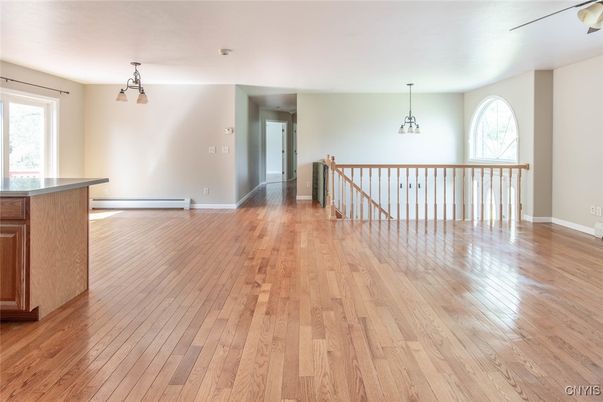 Empty room, Interior, Pendant Lights, Wood Texture Flooring