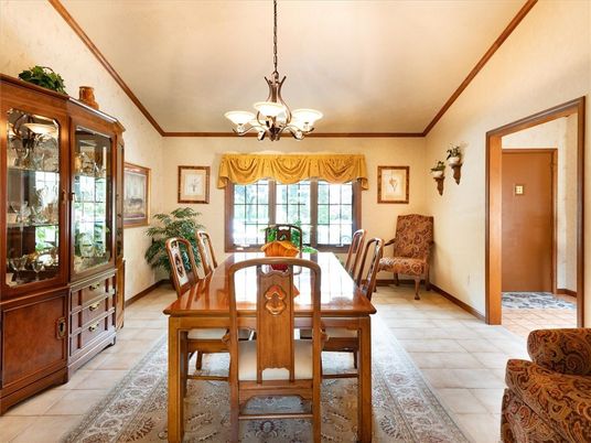 Chandelier, Dining room, Interior