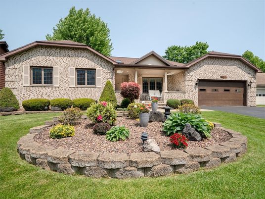 Attached, Exterior, Facade, Brick Facade, Ranch
