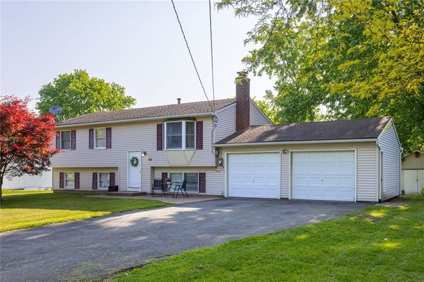 Attached, Detached Garage, Exterior, Facade, Raised Ranch
