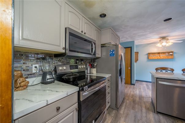 Interior, Kitchen, Recessed Lighting, Wood Texture Flooring