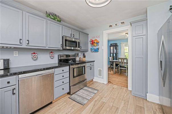 Dining room, Interior, Kitchen, Stainless Steel Appliances, Wood Texture Flooring