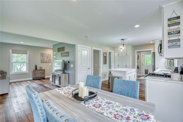 Dining room, Interior, Kitchen, Pendant Lights, Recessed Lighting, Wood Texture Flooring