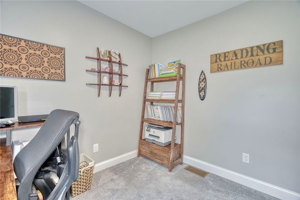 Home Office, Interior