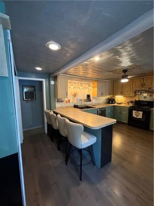 Interior, Kitchen, Recessed Lighting, Wood Texture Flooring