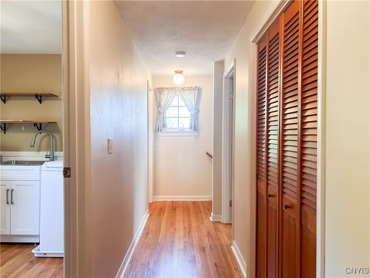 Interior, Washer, Wood Texture Flooring