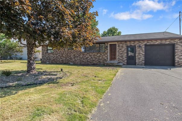 Attached, Exterior, Facade, Brick Facade, Ranch