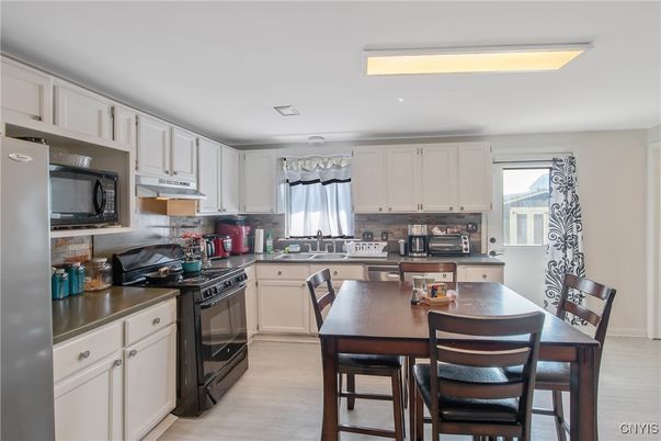 Dining room, Interior, Kitchen, Recessed Lighting, Wood Texture Flooring