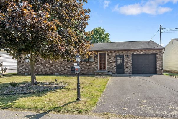 Attached, Exterior, Facade, Brick Facade, Ranch