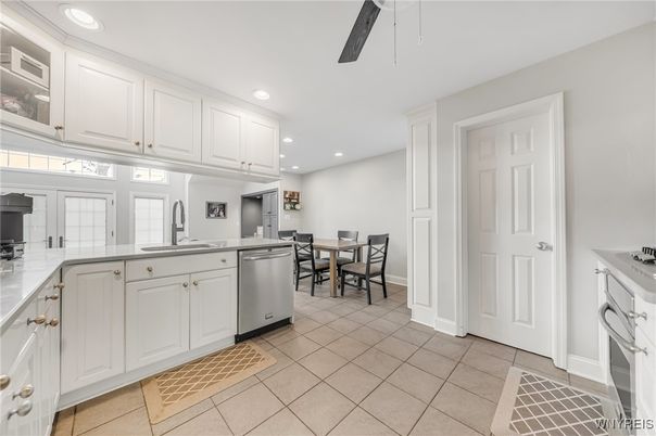 Dining room, Interior, Kitchen, Recessed Lighting