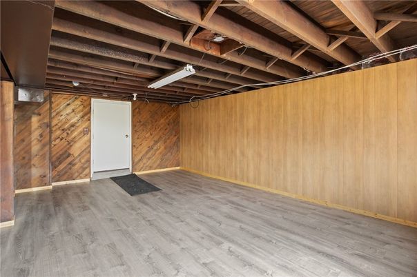 Empty room, Interior, Wooden Beams, Wooden Ceilings, Wood Texture Flooring, Wooden Walls