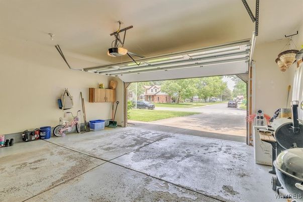 Garage, Interior