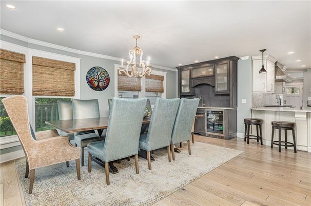 Chandelier, Dining room, Interior, Kitchen, Pendant Lights, Recessed Lighting, Wood Texture Flooring