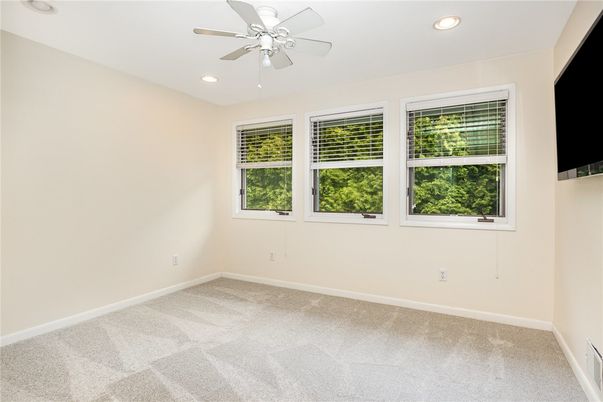 Empty room, Interior, Recessed Lighting