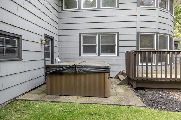 Exterior, Hot Tub