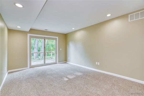Empty room, Interior, Recessed Lighting