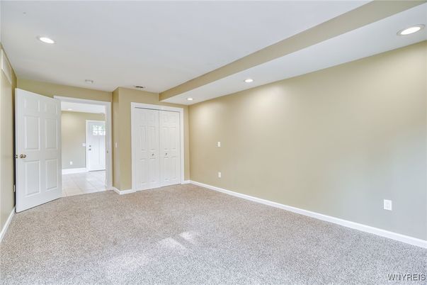 Empty room, Interior, Recessed Lighting