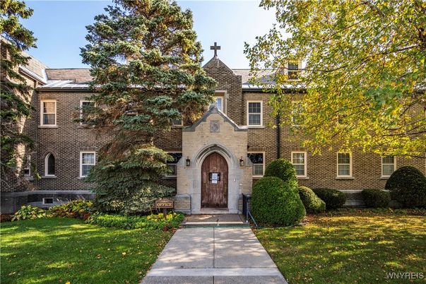 Exterior, Facade, Brick Facade, French Provincial