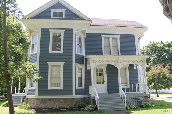 Exterior, Facade, Queen Anne Victorian