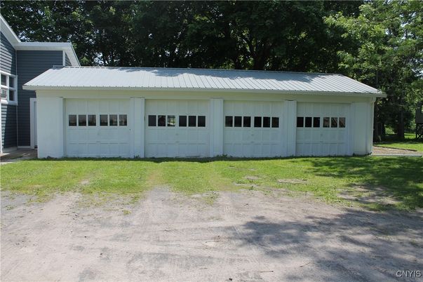 Detached Garage, Exterior