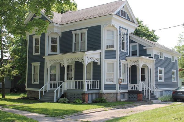 Exterior, Facade, Queen Anne Victorian