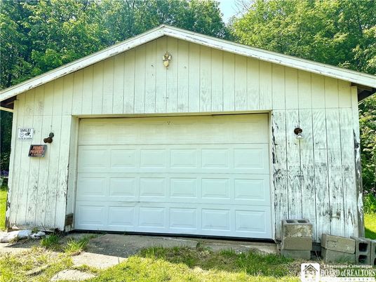 Detached Garage, Exterior