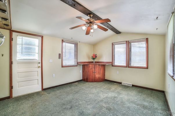 Empty room, Interior, Wooden Beams