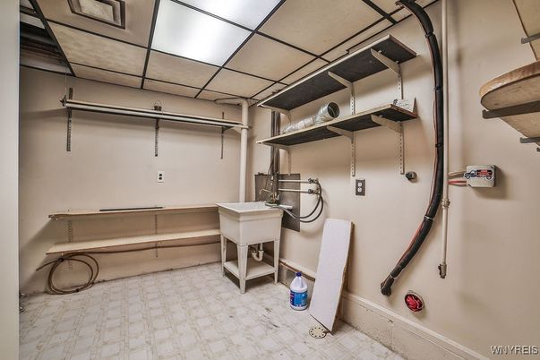 Garage, Interior