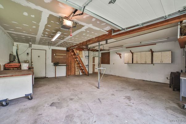 Garage, Interior