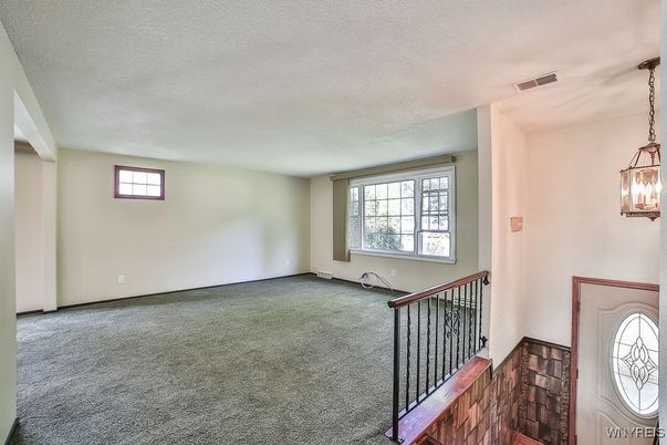 Empty room, Interior, Pendant Lights